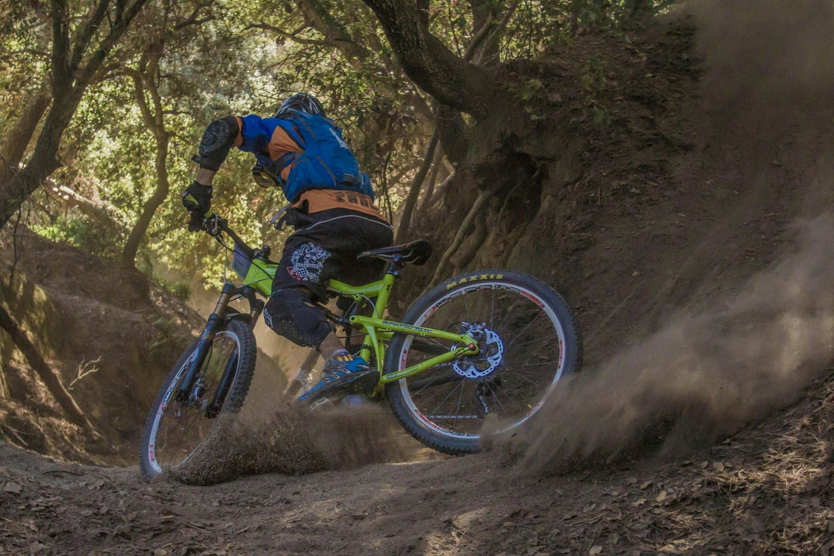 Beginner’s Guide to Mountain Biking: Gear, Safety & Routes