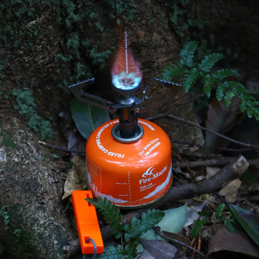 Ultraleichter Mini-Gaskocher aus Titan für Camping und Outdoor-Aktivitäten