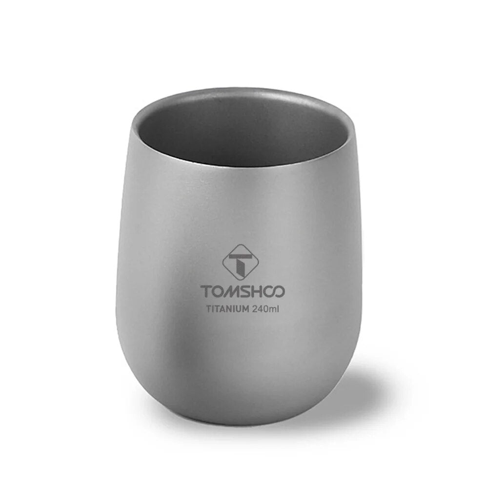 Taza de camping de titanio con aislamiento de doble pared