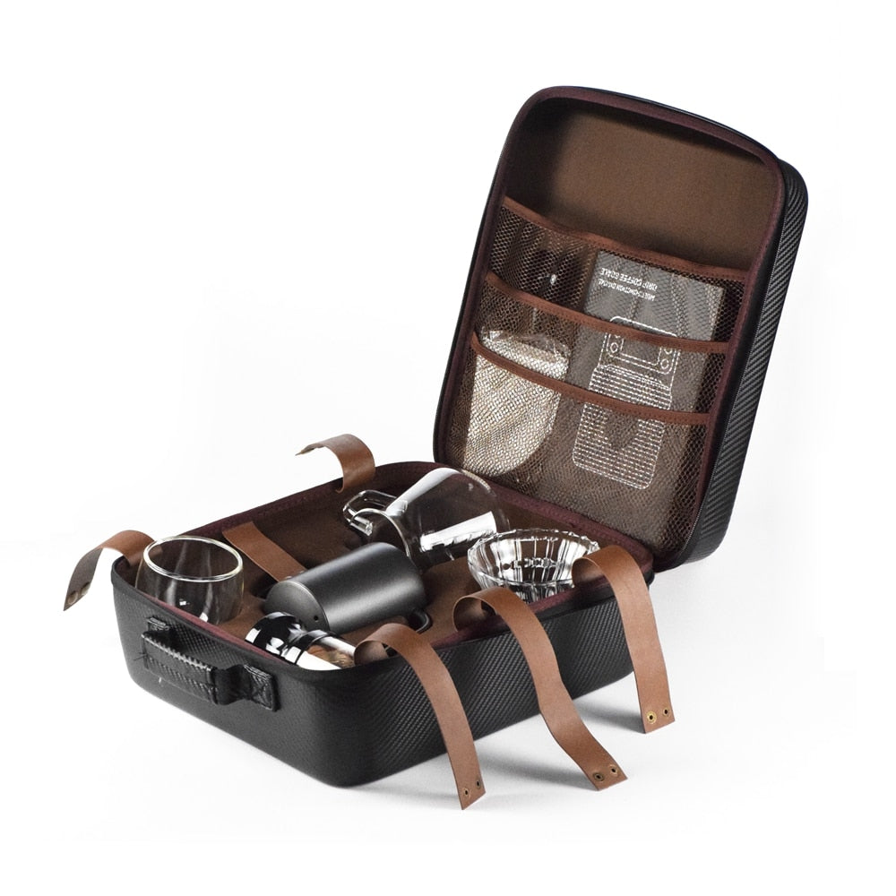 10-teiliges Premium Reisekaffeeset: Handmühle, Tassen & Filter in PU-Tasche