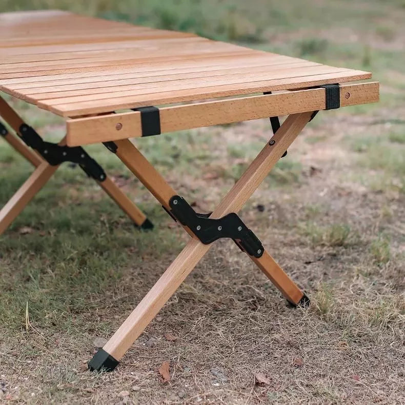 Tragbarer Klapptisch aus Massivholz für Camping und Picknicks