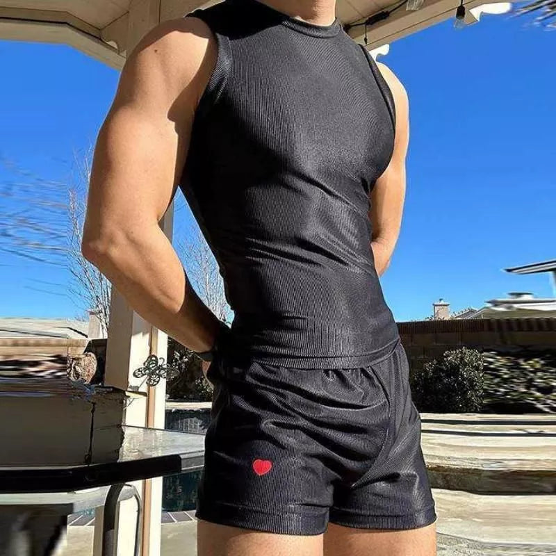 Sommerliches Streetwear-Set aus ärmellosem Tanktop und Shorts für Herren
