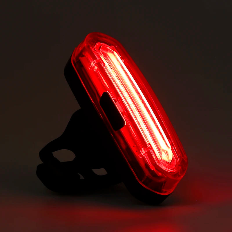 Wiederaufladbares LED-Rücklicht für Nachtfahrten per USB