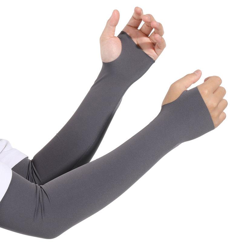 Kühlende UV-schützende Armstulpen mit Fingerloch