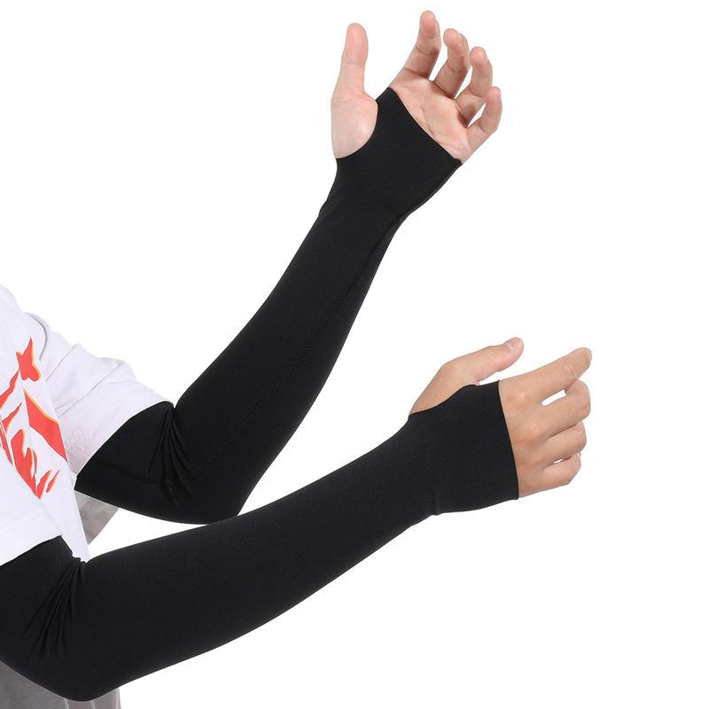 Kühlende UV-schützende Armstulpen mit Fingerloch