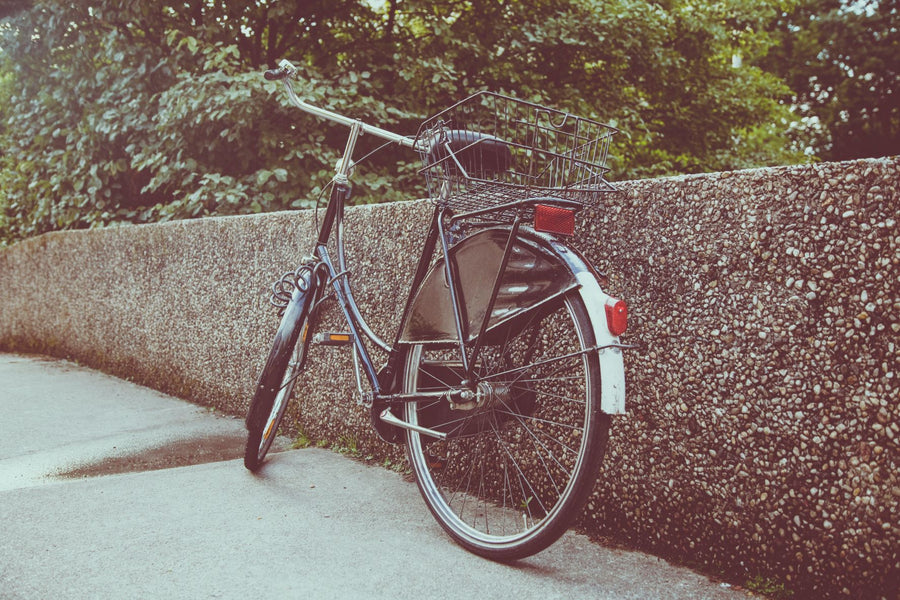 A Joyful Ride Together: Exploring Bicycle Rear Seats for Safe and Fun Family Cycling