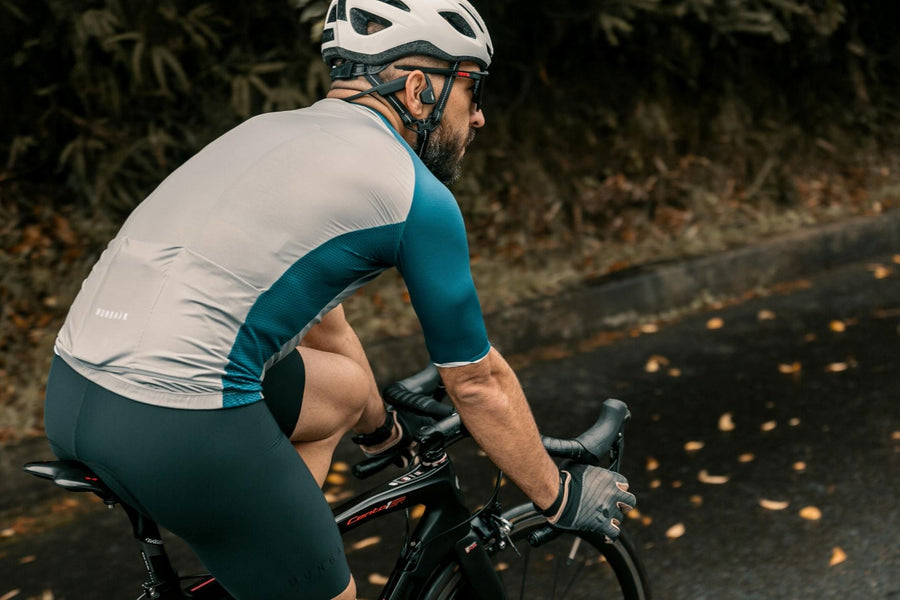 Why Half-Finger Gloves Are the Best Choice for Cycling Comfort and Control