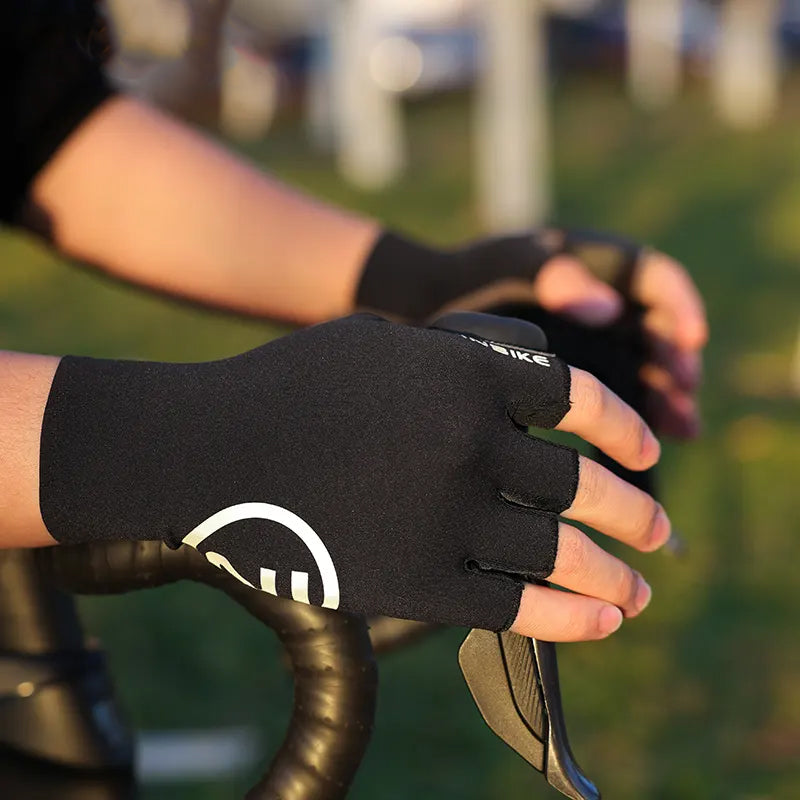 Stoßfeste Fahrradhandschuhe mit Gelpolster und Halbfinger