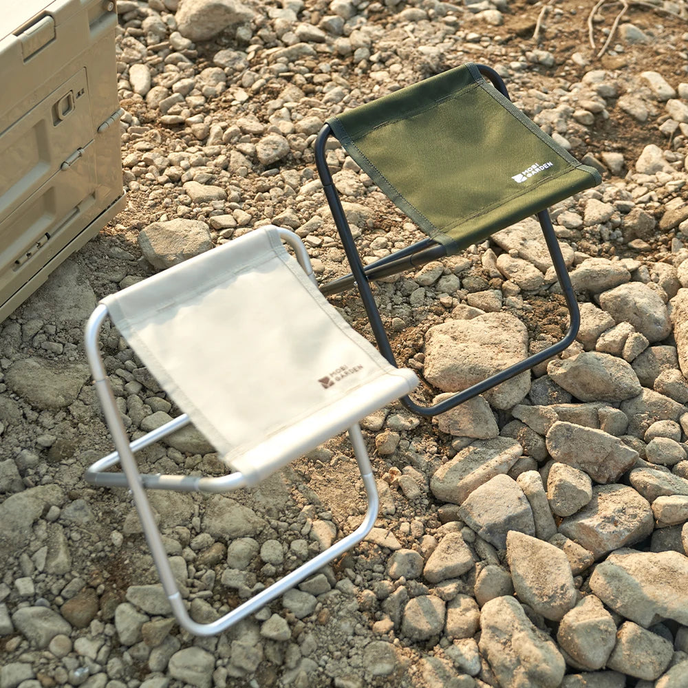 Leichter, tragbarer Klappstuhl mit Rückenlehne
