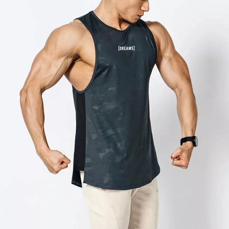 Camiseta sin mangas de verano con músculos