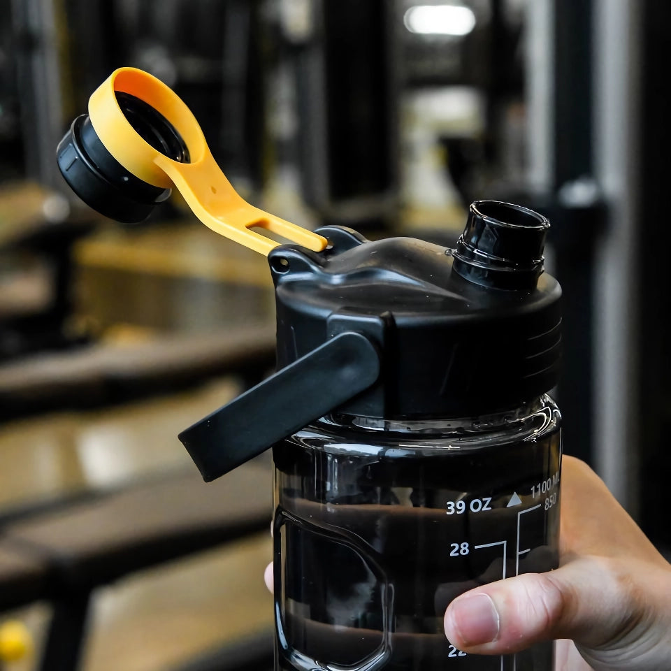 Sport-Wasserbecher mit großem Fassungsvermögen