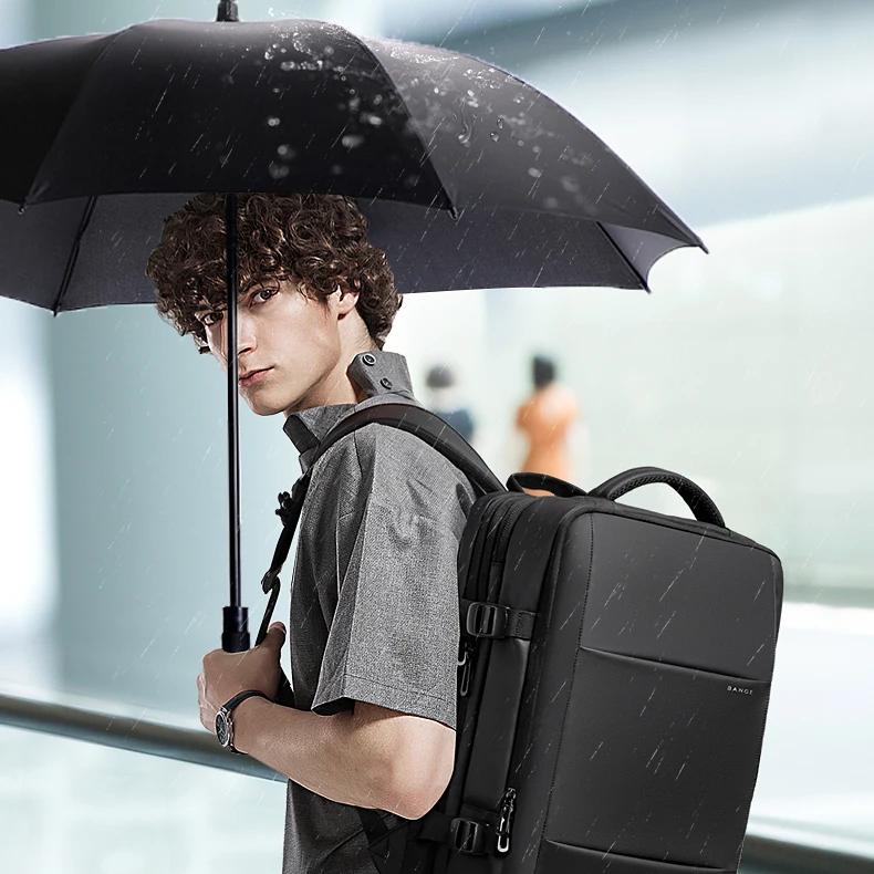 Erweiterbarer USB-Reiserucksack für Männer