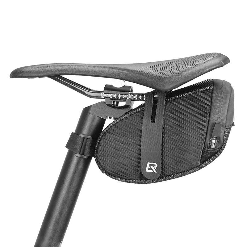 Wasserdichte Fahrradhecktasche mit Reflektorstreifen und erweiterbarem Fassungsvermögen