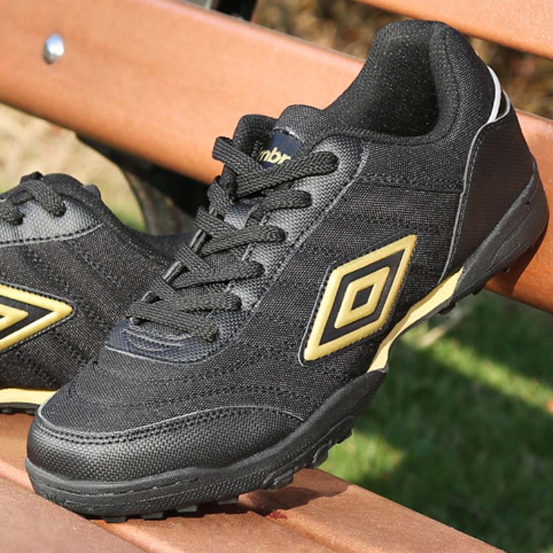 Breathable Men's Football Shoes